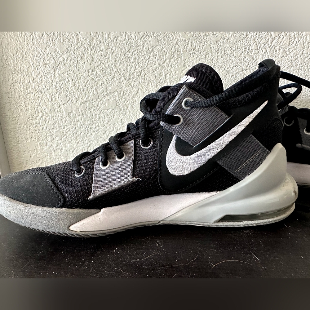 Worn once nike men's 5.5